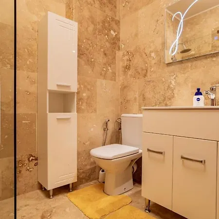 Vip Apartment's ナボダリ
