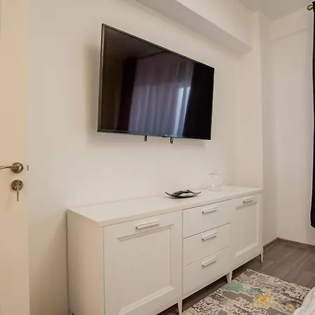 Vip Apartment's アパート *